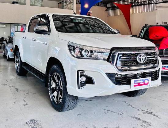 TOYOTA HILUX 2.8 SRX 4X4 CD 16V DIESEL 4P AUTOMÁTICO TOYOTA HILUX 2.8 SRX 4X4 CD 16V DIESEL 4P AUTOMÁTICO